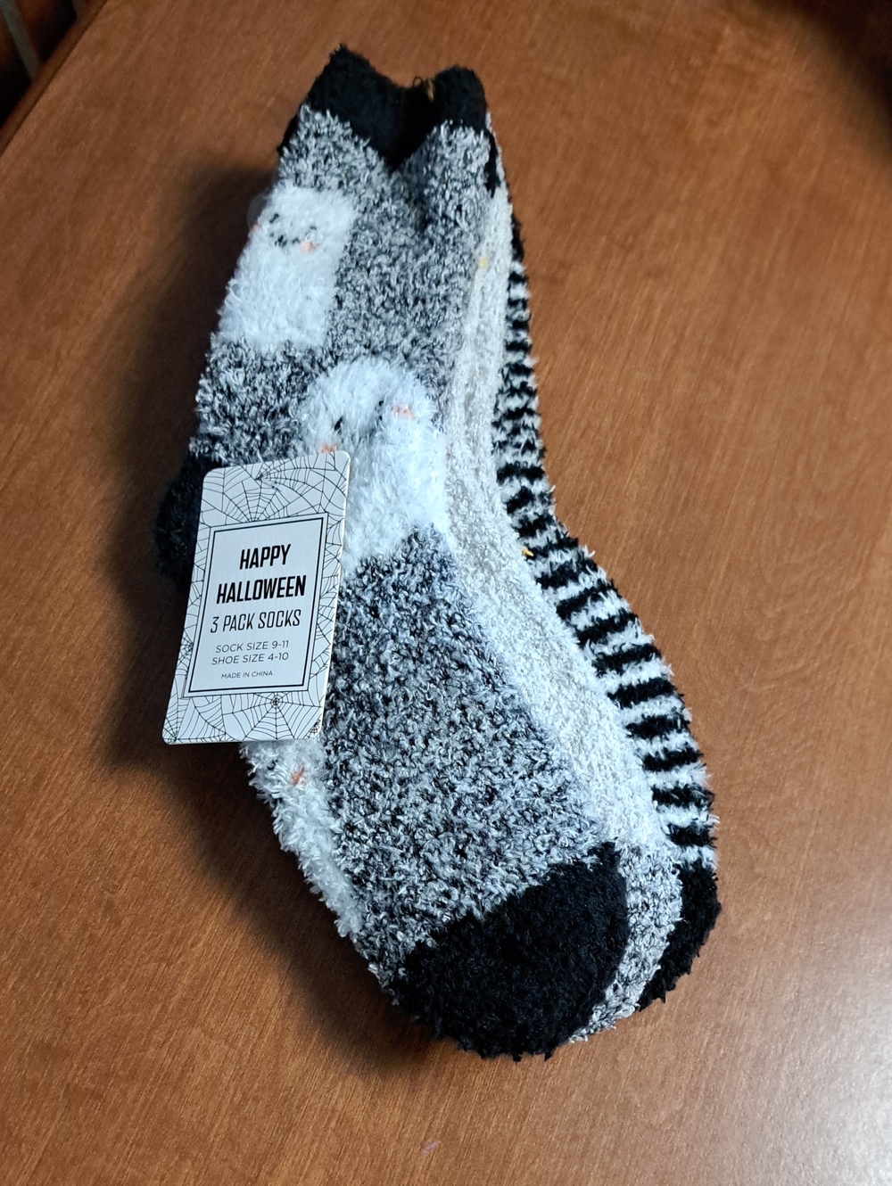 Happy Halloween 3-Pack Cozy Fuzzy Socks - Black & White